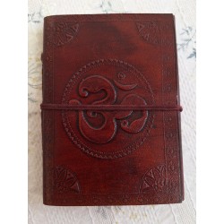 PETIT carnet en cuir motif Om