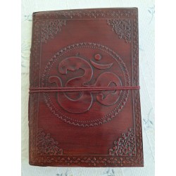 GRAND carnet en cuir motif Om